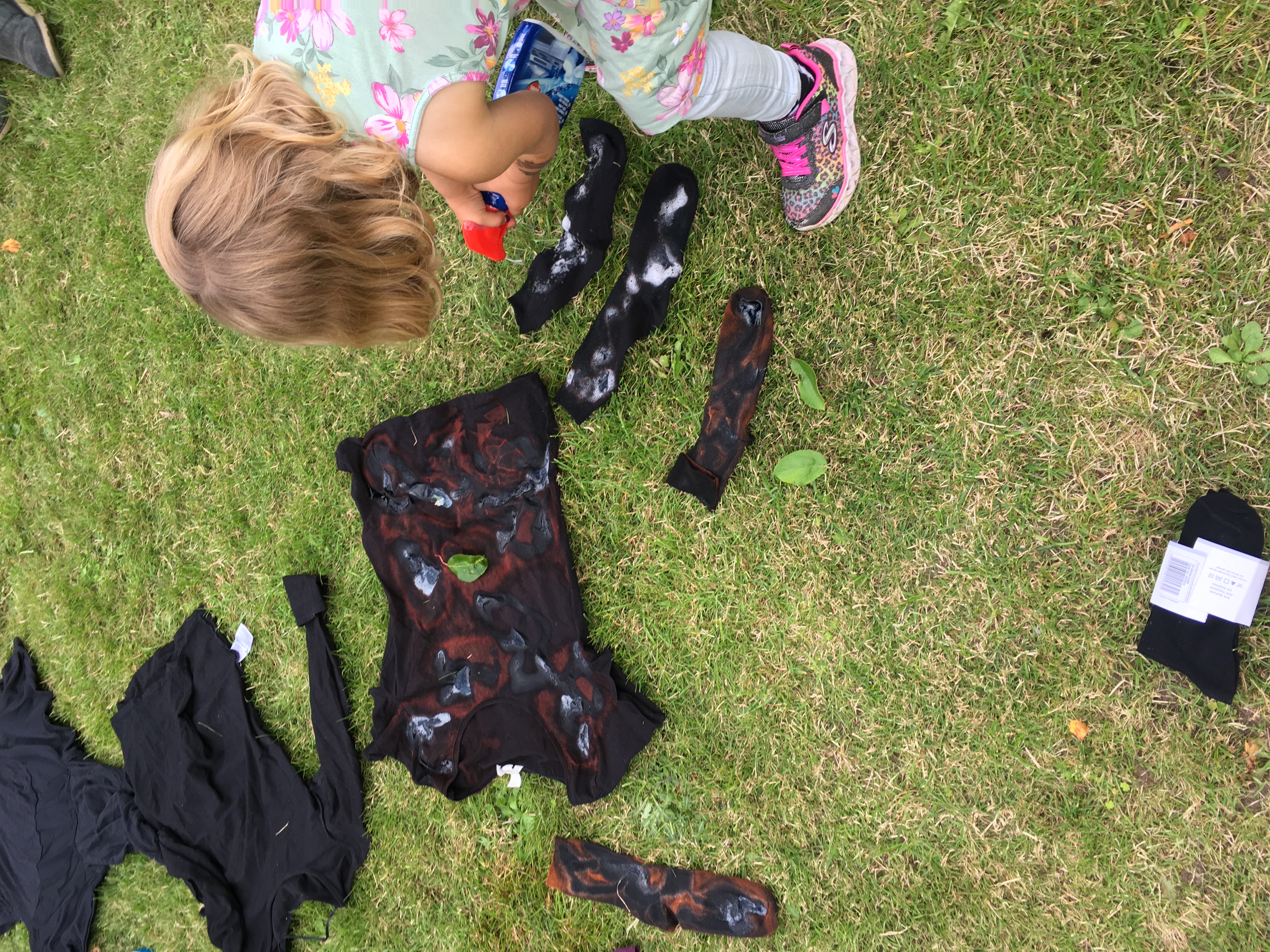 bleach dying clothes